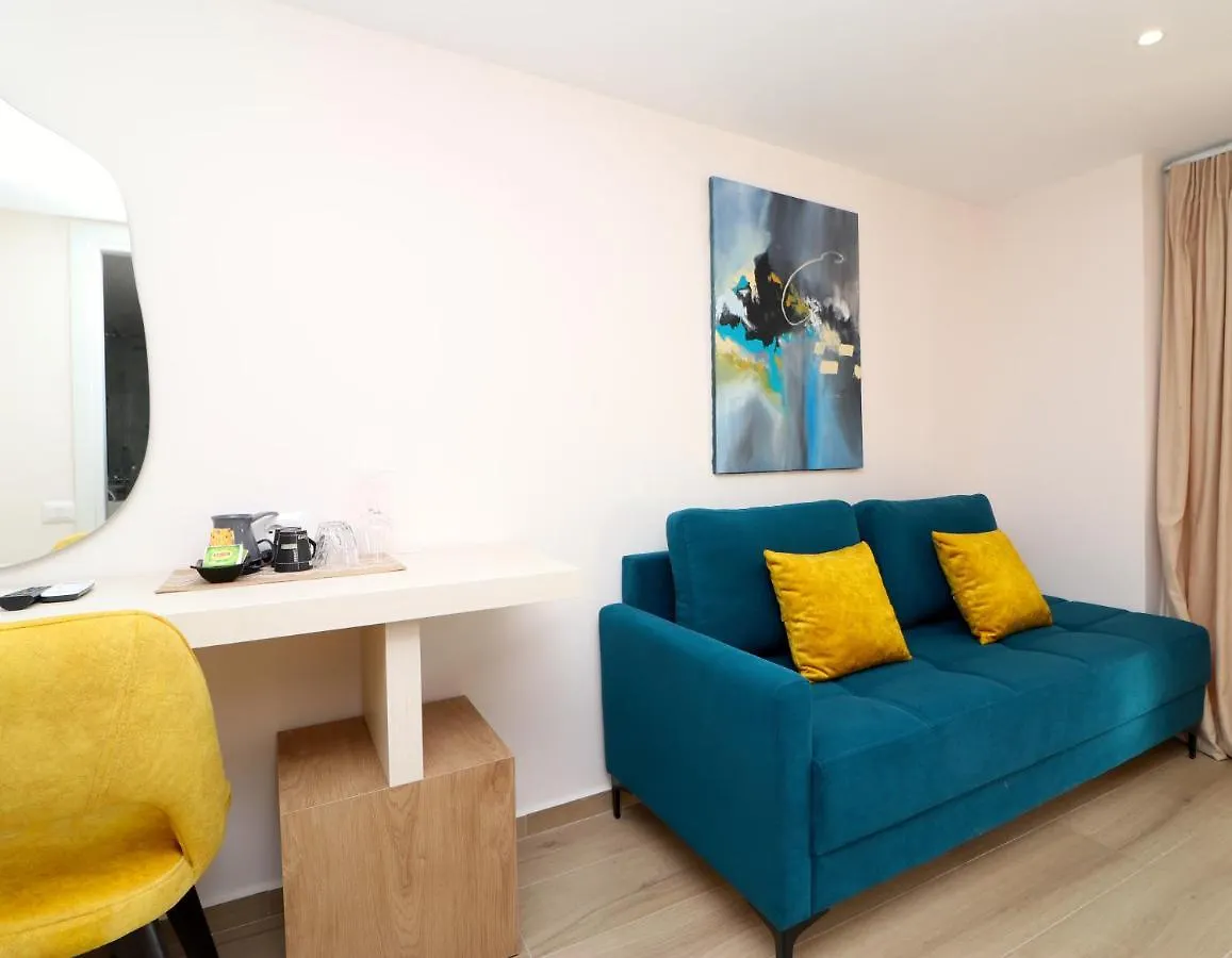Fegi Rooms Himare Locanda