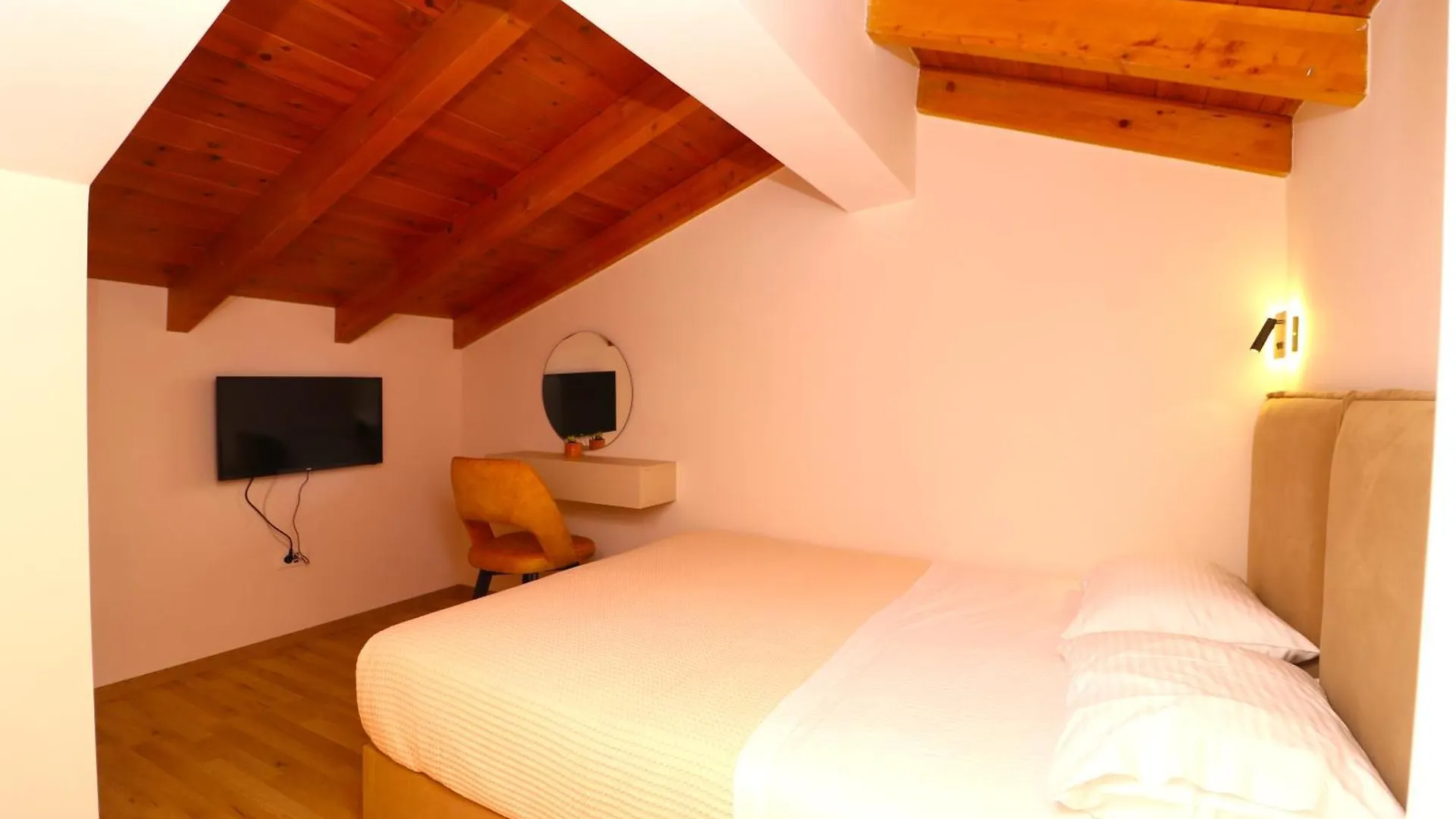 Fegi Rooms 히마레 여관