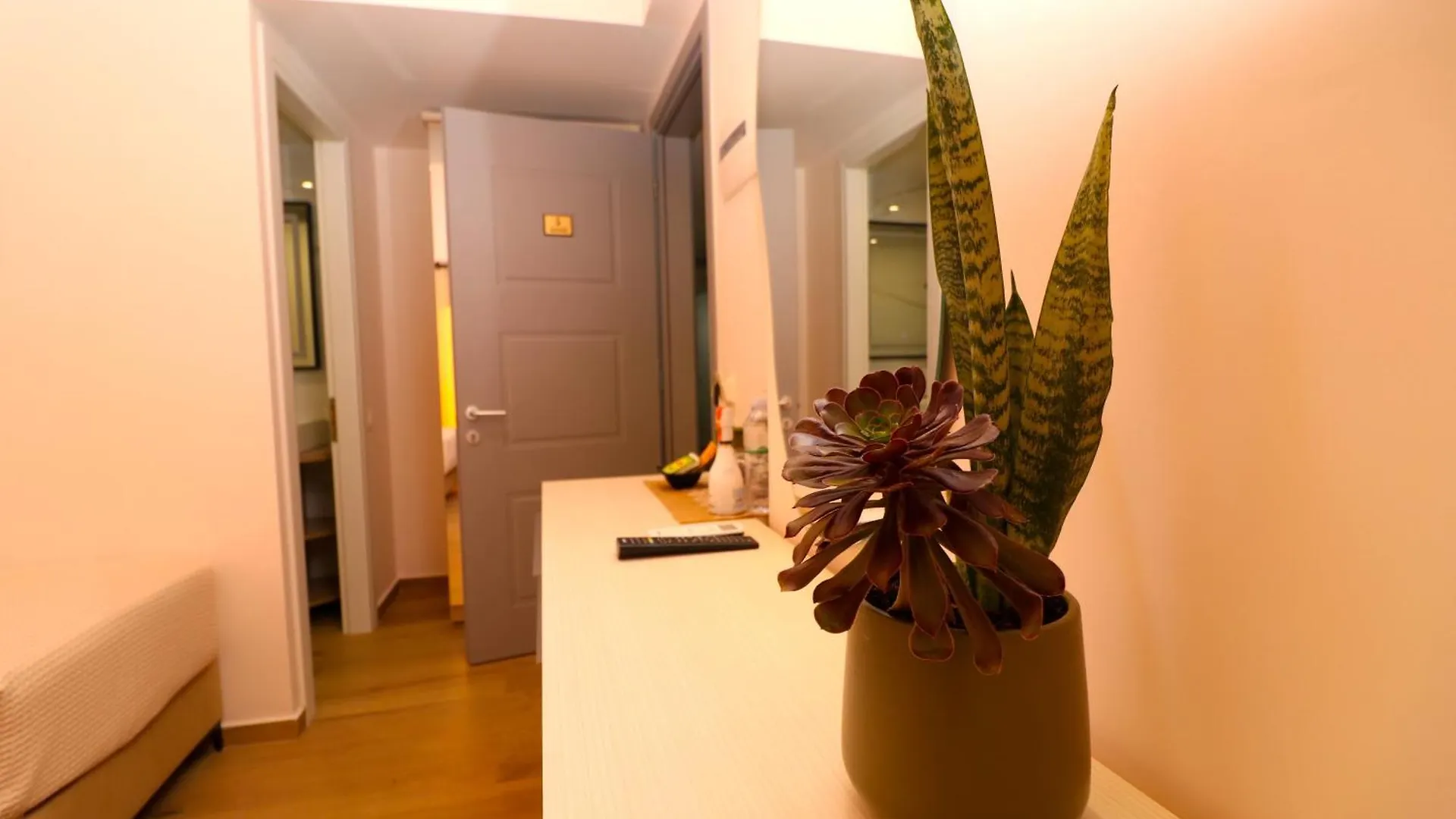 여관 Fegi Rooms 히마레 알바니아
